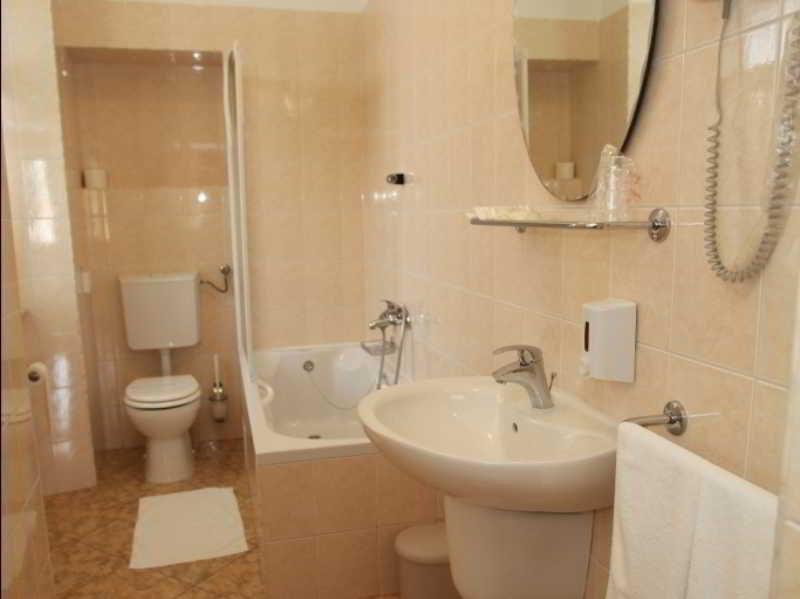 Villa Moretti โตรกีร์ ภายนอก รูปภาพ